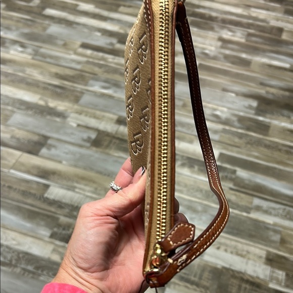Dooney & Bourke Tan and Brown Clutch with Monogram Design - Picture 4 of 7